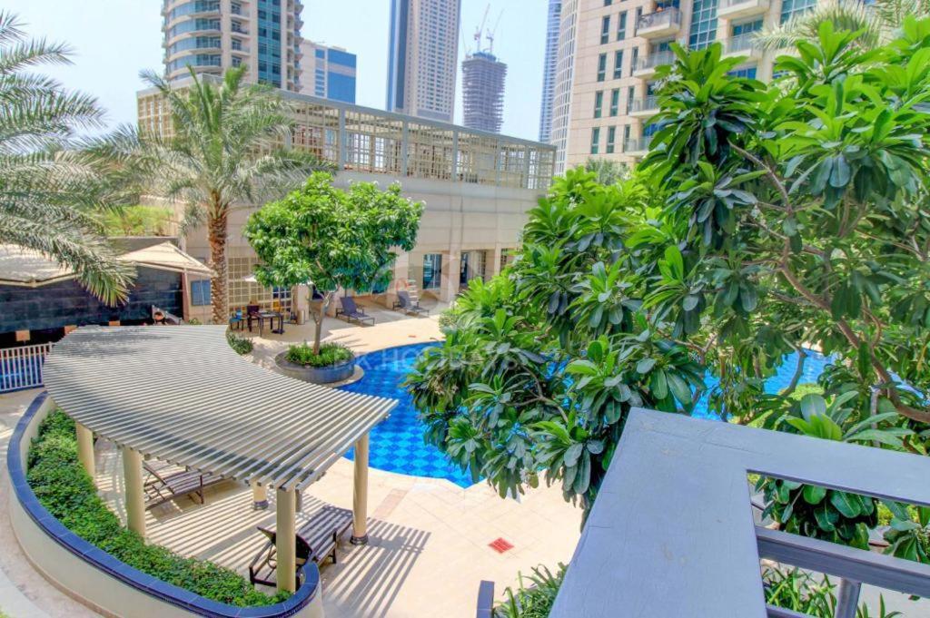 Trinity Holiday Homes - Standpoint Tower Downtown Dubai Eksteriør billede