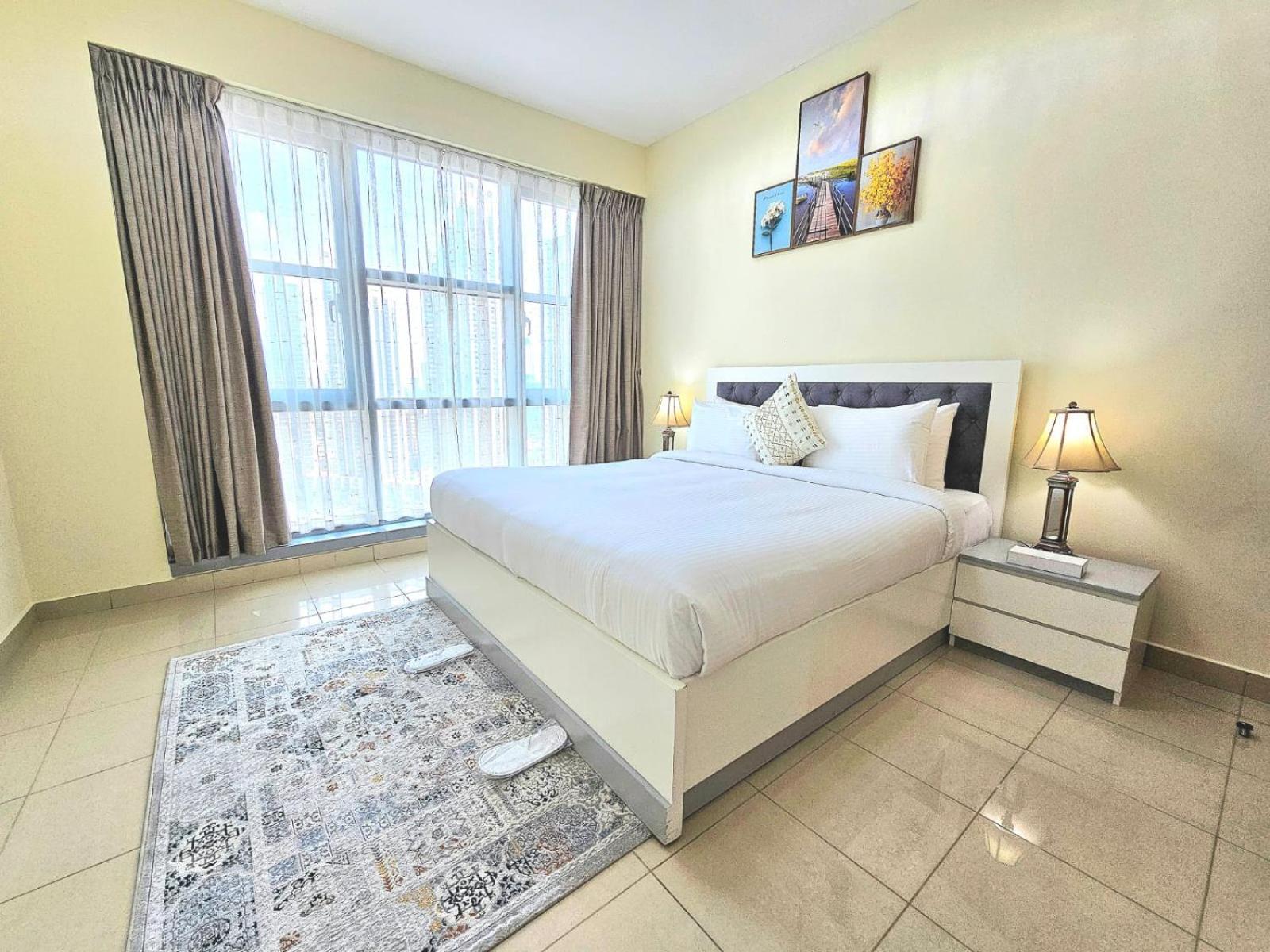 Trinity Holiday Homes - Standpoint Tower Downtown Dubai Eksteriør billede