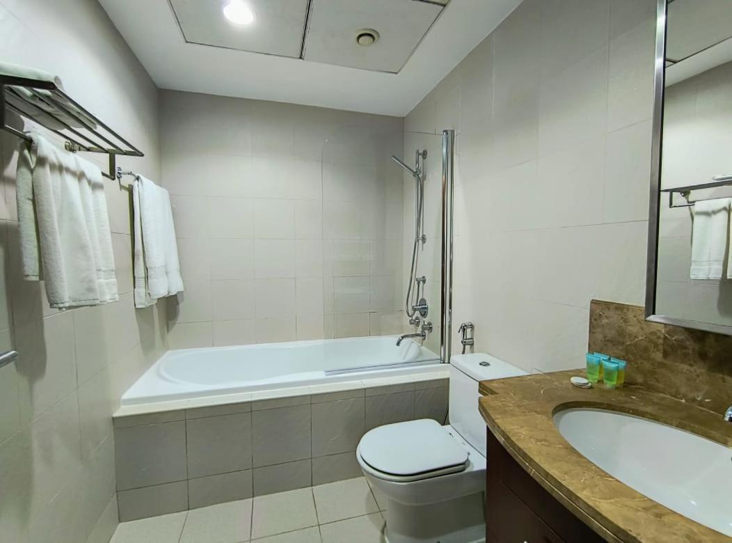 Trinity Holiday Homes - Standpoint Tower Downtown Dubai Eksteriør billede
